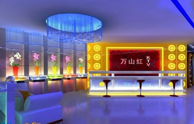 廣西欽州萬(wàn)山紅KTV.jpg